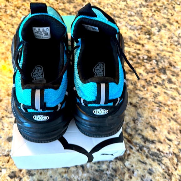 Puma - Picture 3 of 3